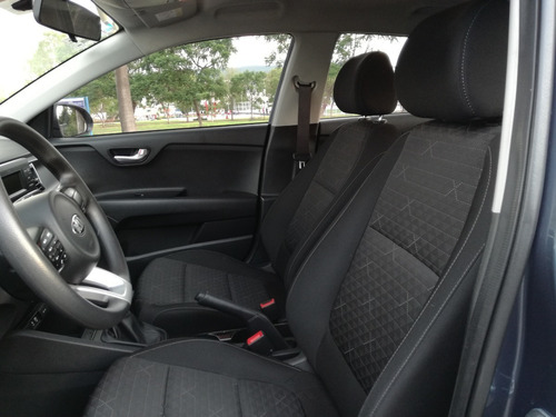 Imagen 10 de 14 de Kia Rio Sedan 2019