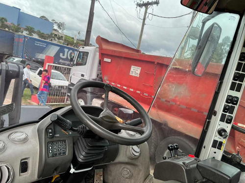 Imagem 9 de 11 de Pá Carregadeira Volvo L90 2013