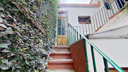 Hermosa Casa De Epoca De 4 Ambientes Con Terraza Y Patio