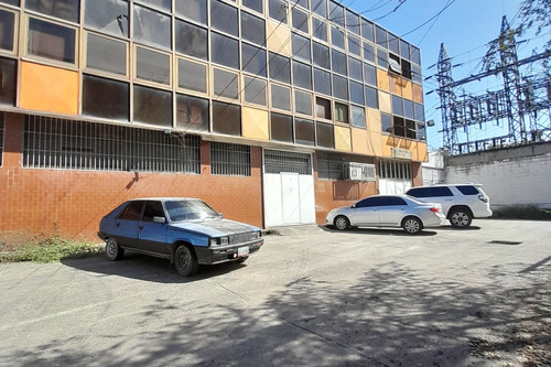 Alquiler - Local - Av. Intercomunal Guarenas-guatire, Zona Industrial Santa Cruz,  Los Naranjos.