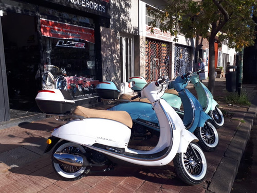 Imagen 4 de 17 de Beta Tempo 150 Deluxe Con Accesorios Ultim Unidades Motovega