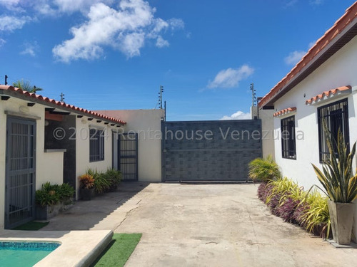 De Oportunidad!! Venta De Casa En Playa El Agua. Isla De Margarita.