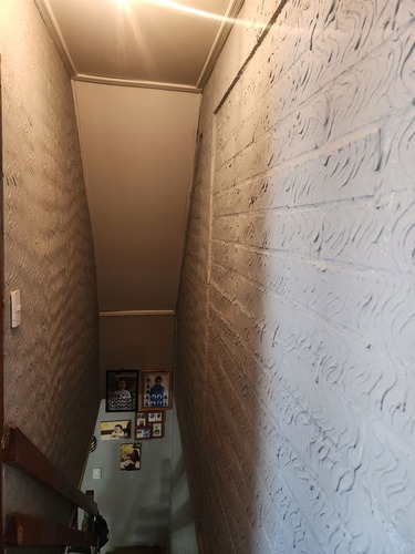 Casa En Venta De 2 Dorm. En Molina