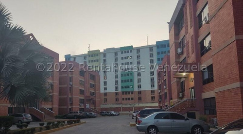 Imagen 2 de 28 de Gustavo Zavala Rentahoue 22-15481