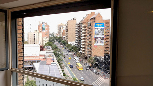 Departamento En Venta De 2 Dormitorios Al Frente Del Paseo Buen Pastor En Barrio Nueva Córdoba.