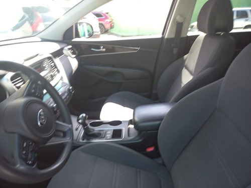Imagen 7 de 11 de Kia Sorento Negra Americana 2016 Poco Uso.