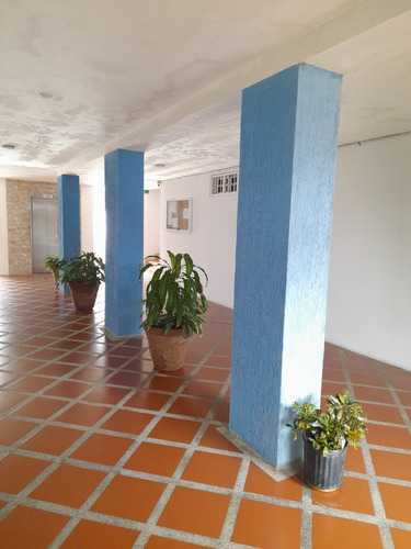 Imagen 3 de 16 de Venta De Apartamento En La Asuncion, Camoruco