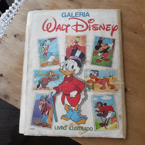 Livro Ilustrado Walt Disney 