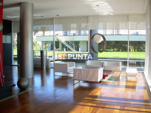 Imagen 21 de 30 de Apartamento En Alquiler Anual