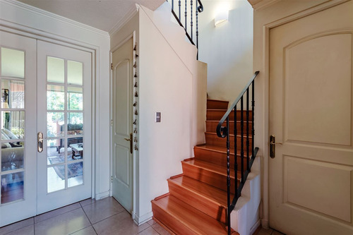 Casa En Venta De 4 Dorm. Pie Andino. Lo Barnechea