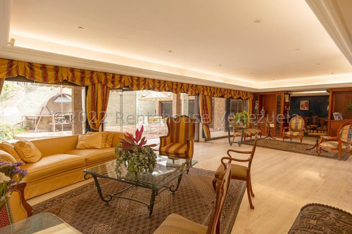Colinas De Los Ruices !! Espectacular Quinta 802 M2 Terreno, 650 M2 Const., 4 Hab, 2 Estudios, 6 Baños, 4 Pe, Bar, Parrilera, Planta Eléctrica, Hermosas Áreas Verdes Y Sociales. Una Verdadera Joya !!