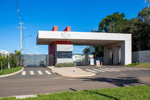Imagem 1 de 10 de Terrenos - Ref: V688
