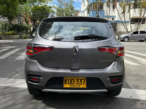 Renault Stepway 1.6 Intense Automática