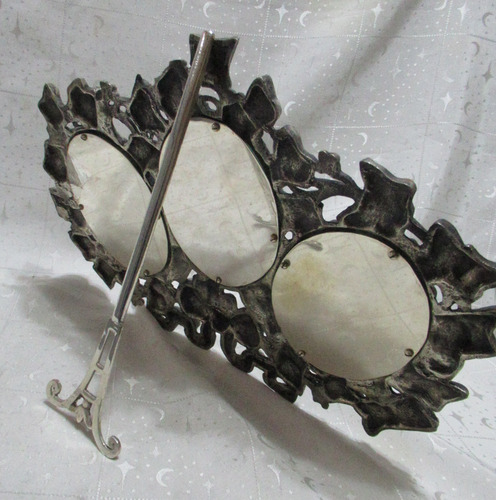 Portarretrato Triple Sólido Bronce Plateado Rococco (15457) Plateado Rococco - Hojas De Vid Con Uvas Y Gran Moño (Usado)