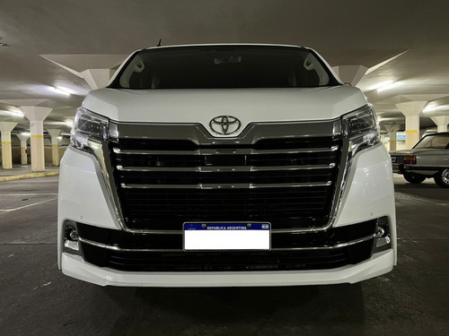 Imagen 3 de 16 de Toyota Hiace 2023 2.8 Tdi Wagon 6at 10a