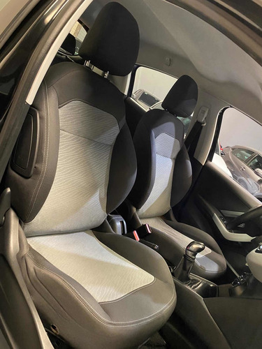 Imagen 12 de 13 de Peugeot 208 1.5 Allure 2013