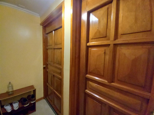 Casa En Venta De 7 Dorm. En Concepción