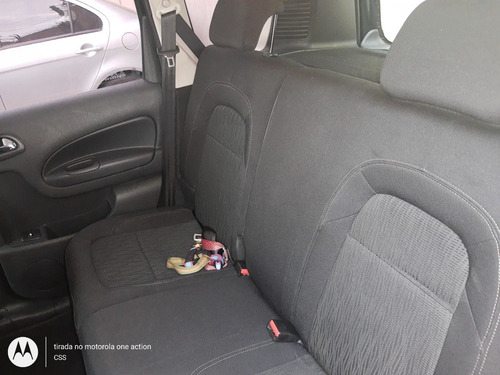 Imagem 6 de 10 de Citroen C3 Picasso 1.5 Flex