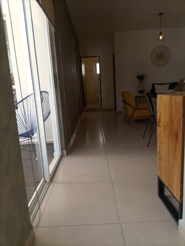 Departamentos De 3 Amplias Recámaras, Entre El Refugio Y Zibata