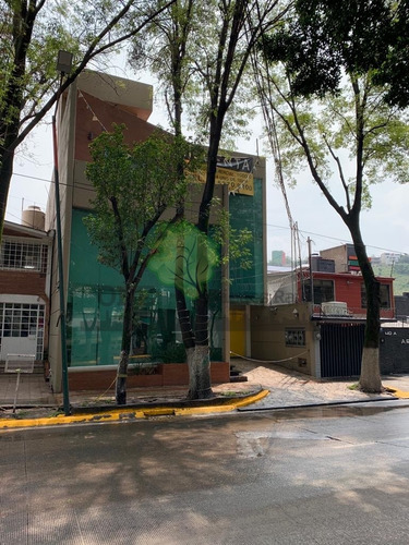 Oficina En Renta En Arboledas, Sobre Calz. De Los Jinetes