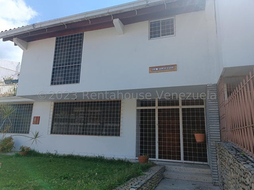 Casa En Venta En El Marques 24-9237 Yf