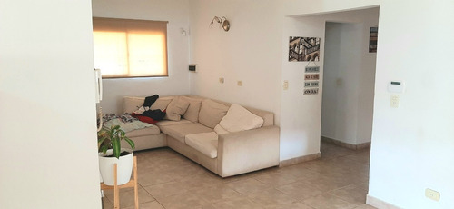 Imagen 7 de 19 de Casa En Venta En Villa Elisa De 3 Dormitorios