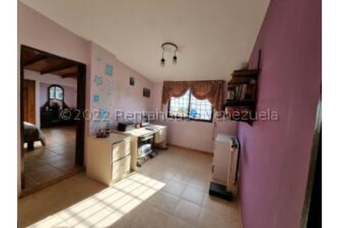 Imagen 6 de 21 de #23-15357 Comodo Y Amplio Townhouse Ubicado En Llano Alto