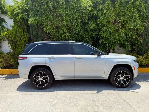 Jeep Grand Cherokee 5.7 V8 L Summit 4x4 At