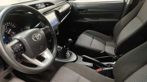 Toyota Hilux 2.7 Cabina Doble Base Mt