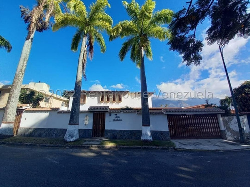 Imagen 2 de 29 de Estupenda Casa En Calle Cerrada Con Vigilancia Las 24h En Una De Las Mejores Zonas De Caracas. En Colinas De Los Ruices. Mls#22-17841