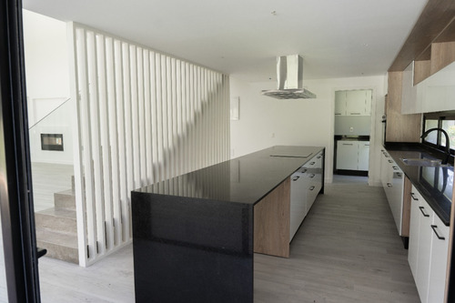 Casa En Punta Del Este. Venta Y/o Alquiler