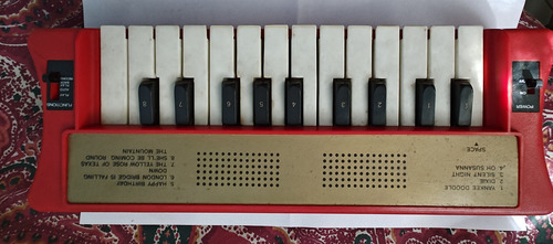 Piano Para Niños Desde 5 Años A Pillas En Perfecto Estado Rojo (Usado)