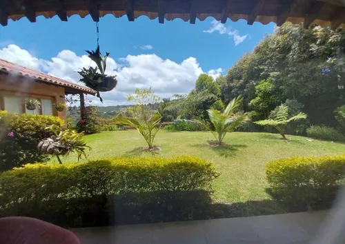 Casa En Venta En Loma Del Escobero. Cod V16844