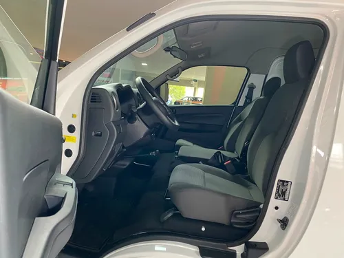 Nissan Urvan 2.5 Panel Amplia Aa Mt