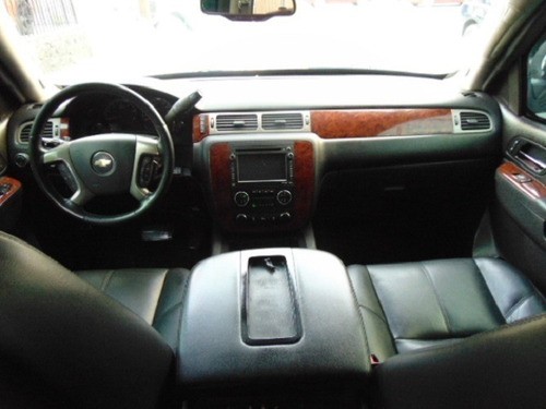 Imagen 11 de 15 de Chevrolet Suburban 6.0 4x4 Paquete G Blindada