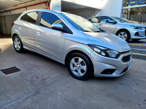 Imagen 5 de 15 de Chevrolet Onix Lt 2018 Pocos Km Con Cam Y Llantas Hmc