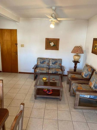 Imagen 2 de 10 de Vendo Depto. 2 Dorm. C/cochera Amueblado