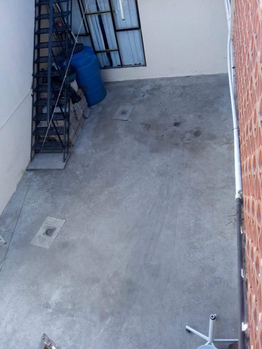 Casa En Venta Con 1 Departamento Independiente 180m2, Col. Jacarandas, Iztapalapa.