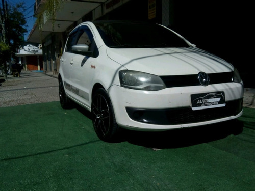 Imagem 1 de 11 de Volkswagen Fox 1.6 2013/2014, Zero Demais