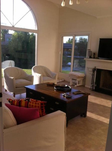 Imagen 7 de 11 de Venta /alquiler Anual / Alquiler Temporal----- Casa 4 Dormitorios Al Lago En Barrancas Del Lago
