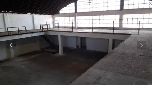 Galpón- Bodega - Excelente Ubicación- Amplios Espacios
