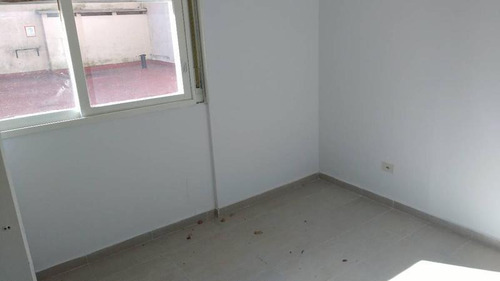Imagen 7 de 9 de Atípico Departamento 2 Ambientes, Gran Patio Propio.