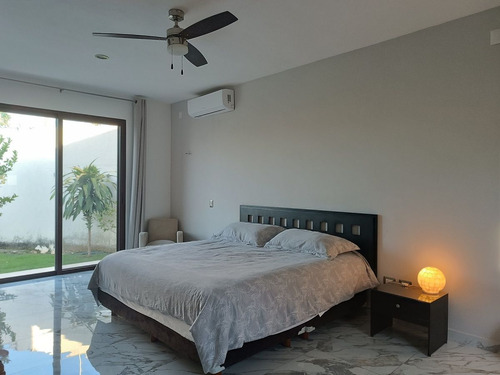 Casa De Una Planta Ubicada En Temozón Norte, Mérida.
