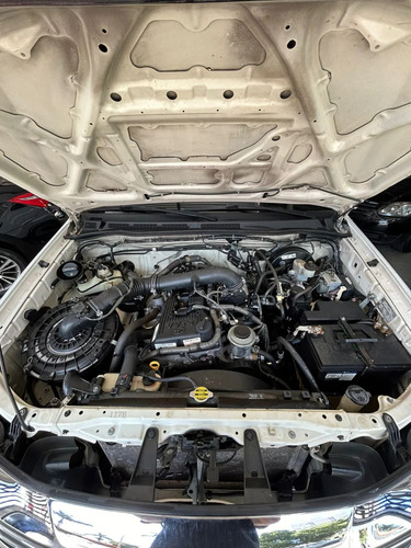 Toyota Hilux SW4 2.7 SR 4X2 16V FLEX 4P MANUAL