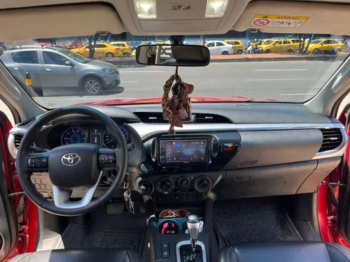 Toyota Hilux Srv Diesel 2.8 At 4x4