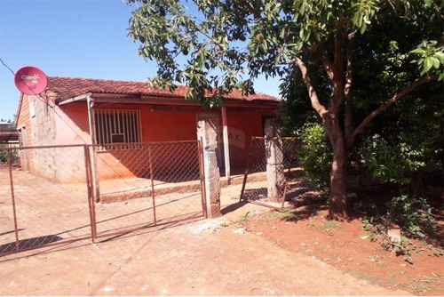 Imagen 1 de 3 de Vendo Casa Económica A Pasos De La Costanera De San Antonio Ypekuru: 2 Habitaciones Y 1 Baño