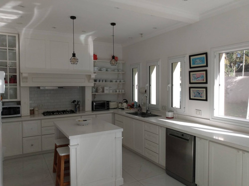 Imagen 7 de 29 de Excelente Casa En La Lucila,7 Ambientes Zona Colegios