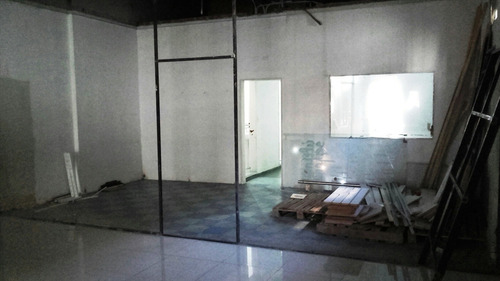 Hermoso Local 280 M2. Sobre Av. Cabildo 2400 Sin Expensa