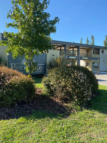 Hermoso Lote Con Fondo A La Laguna De 730 M2
