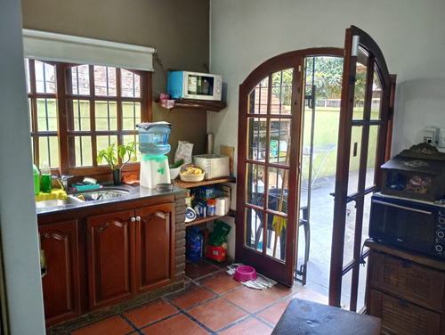 Confortable Casa En Excelente Ubicación